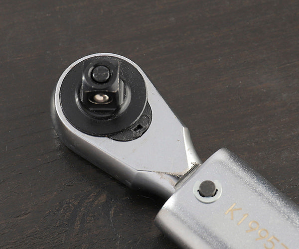 TONE プレセット形トルクレンチ(ダイレクトセット・コンパクトヘッドホールドタイプ) トルク調整範囲1~6N・m 差込角6.35mm (T2MN6CH-QL)(4953488421057) トネ