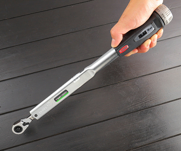 TONE プレセット形トルクレンチ(ダイレクトセット・コンパクトヘッドホールドタイプ) トルク調整範囲20~100N・m 差込角9.5mm (T3MN100CH-QL)(4953488421101) トネ