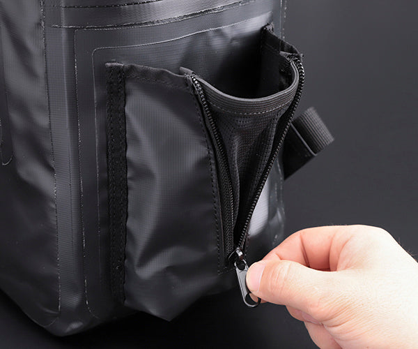 TRUSCO 防水ターポリンデイパック ブラック 容量19L TDYB-BK トラスコ