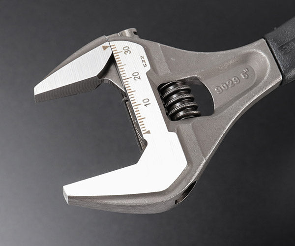 [限定品] 日本正規品 バーコ 大口モンキーレンチ 正ネジ限定モデル 170mm 最大口開き32mm ブラック仕上げ 目盛付 メーカー在庫限り (9029RUS) BAHCO