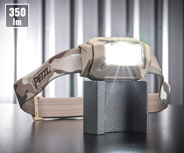 日本正規品 ペツル アリア 1 RGB カモフラージュ ヘッドランプ 350ルーメン IP67 防水 防塵 耐衝撃 単4電池式 (E069BB01)(3342540850668) PETZL