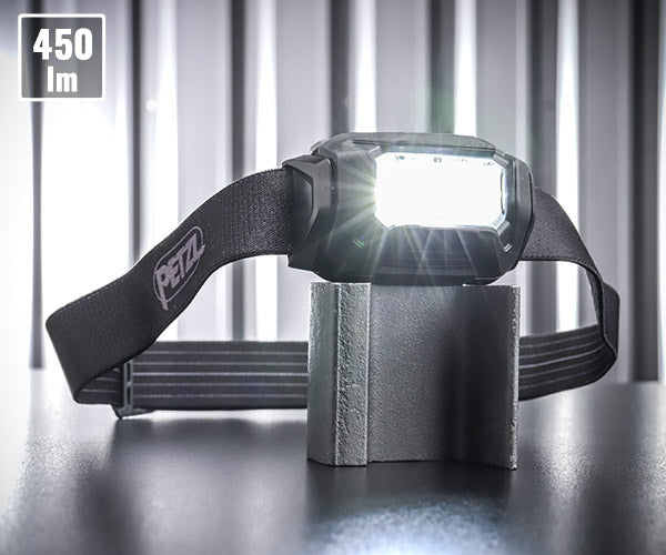 日本正規品 ペツル アリア 2 RGB ブラック ヘッドランプ 450ルーメン IP67 防水 防塵 耐衝撃 単4電池式 (E070BB00)(3342540850682) PETZL