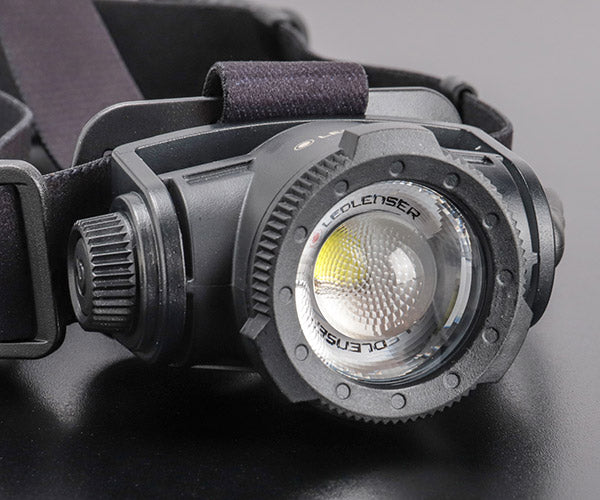 [26AW新商品] 日本正規品 レッドレンザー 充電式ヘッドライト H15R 3000ルーメン 最長450m USB-C充電 21700充電池2本 IP67 (503222)(4058205039888) Ledlenser
