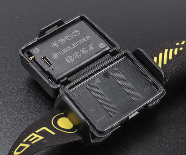 [26AW新商品] 日本正規品 レッドレンザー 充電式ヘッドライト HF4R PRO 650ルーメン ヘルメット対応 乾電池両用 軽量92g (503318)(4058205042680) Ledlenser