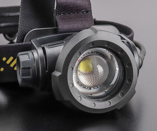 [26AW新商品] 日本正規品 レッドレンザー 充電式ヘッドライト H15R PRO 3000ルーメン 最長450m ヘルメット対応 USB-C充電 (503354)(4058205043557) Ledlenser