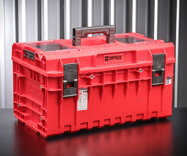 【3月の特価品】キューブリック 5901238256502 超耐久IP66 ツールボックス プロファイ M 大容量38L QBRICK SKRQ350P2CCZEPG003 QS1 ONE 350 Profi 2.0 Red