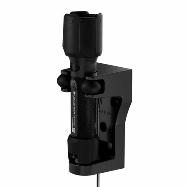 日本正規品 レッドレンザー ハンドライト P5R Pro 第四世代 750lm 照射距離280m CRI90以上 昼白色 充電式 単3電池兼用 IP68完全防水 116g フォーカス機能 プロ用 (503101) (4058205037075) Ledlenser