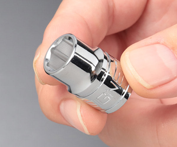 [26AW新商品] シグネット 3/8DR 13本組ソケットセット スピンロックレール 6～17mm ソケット7個 ディープソケット6個 6角 面接触 ミラー仕上げ (12433)(4712818932935) SIGNET