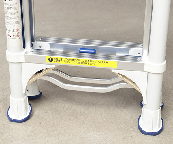 [26AW新商品] シグネット 伸縮式5段アルミ脚立 手すり付き 耐荷重150kg 天板高さ1350mm 収納時高さ645mm ワンステップ収納 ロックランプ付 軽量9kg (99852)(4545301117799) SIGNET