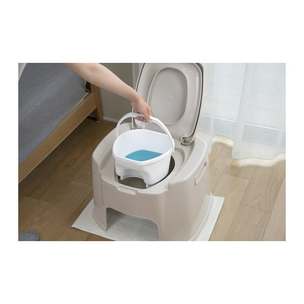 トンボ ポータブルトイレ デラックス型 ペーパーホルダー付 抗菌便座 日本製 (07426)(4973221074265) TONBO 新輝合成