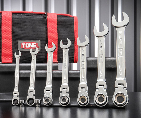 [数量限定] TONE ラチェットめがねソケットセット 15点 首振ラチェットレンチ 8～19mm ツールバッグ付 (TST115) (4953488491845) トネ