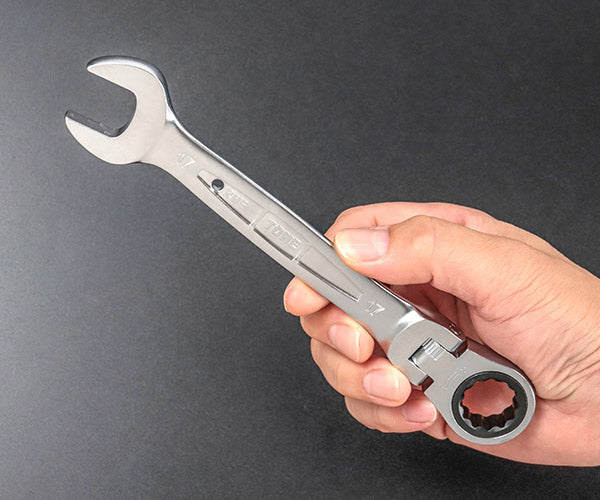 [数量限定] TONE ラチェットめがねソケットセット 15点 首振ラチェットレンチ 8～19mm ツールバッグ付 (TST115) (4953488491845) トネ