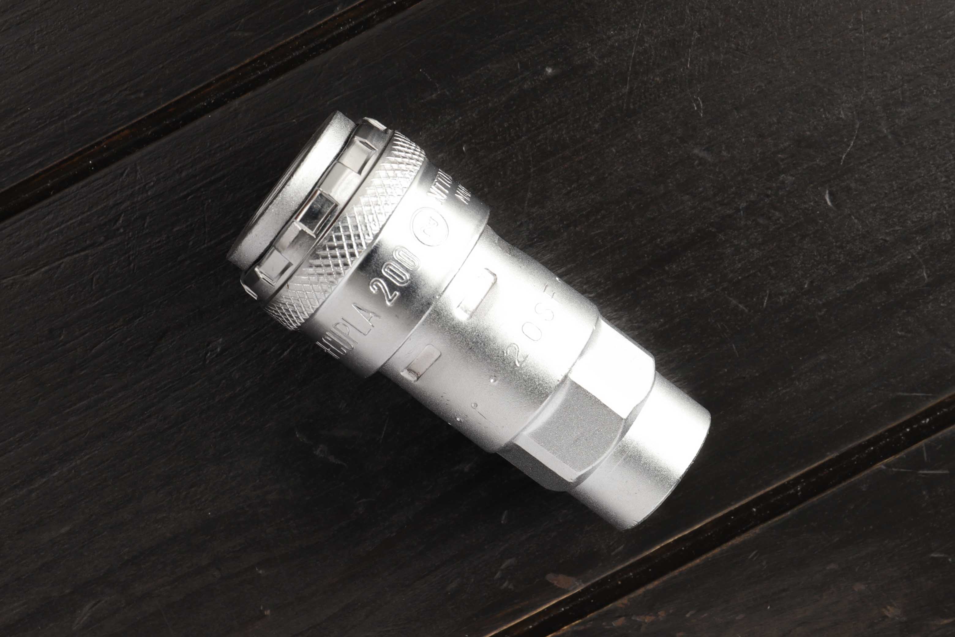日東 ワンタッチカプラ １／４ソケット めねじ 200-20SF