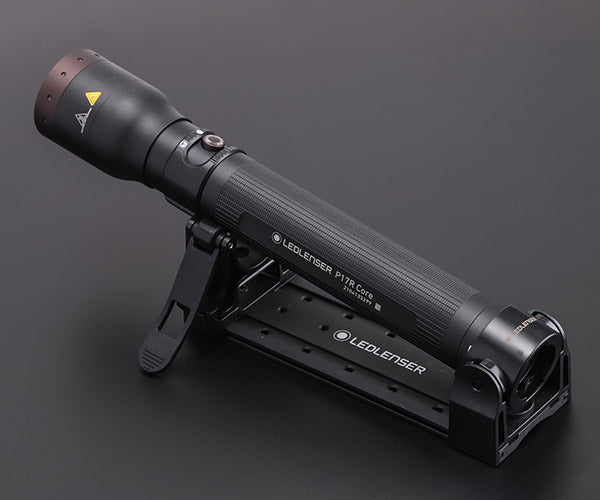 LEDLENSER P17R Core LEDライト 1200lm 502182 レッドレンザー